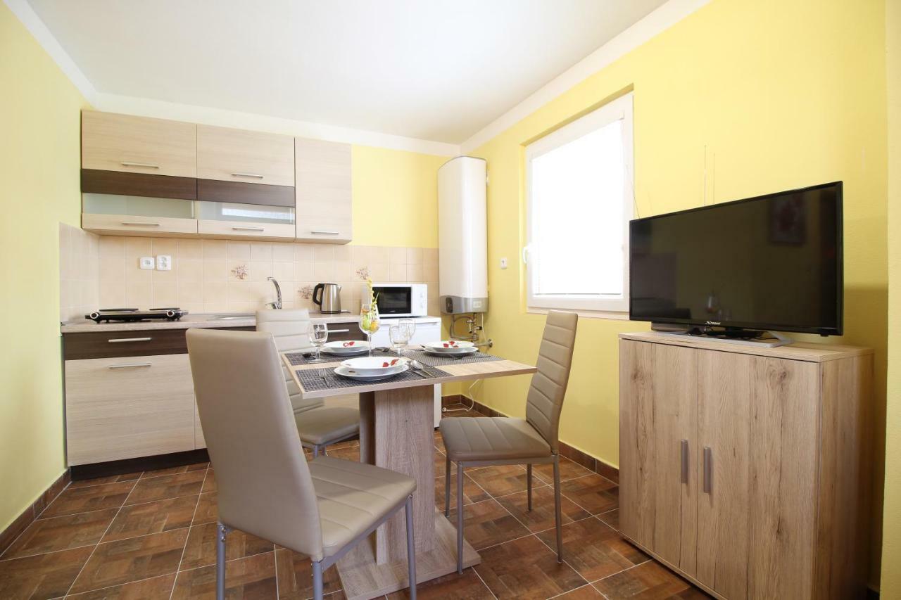 Apartmány včelka Hranice u Novych Hradu Exterior foto
